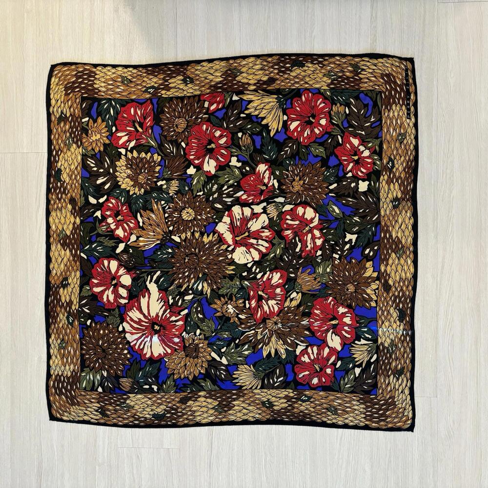 VTG Perry Ellis 100% Silk Scarf Floral 35”x35” Made In Japan Twilly Neck Scarf